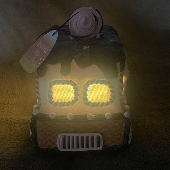 Candy Corn Lane LED Lighted Halloween Gingerbread Ice Cream Van - Picture 7 of 9